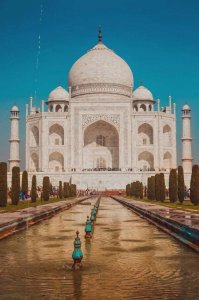 ​2000年，普京和妻子在泰姬陵留下恩爱合照，可惜13年后离婚收场