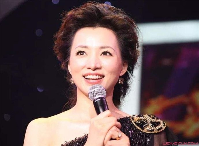 董卿有几段婚史 董卿的现任丈夫是哪一位