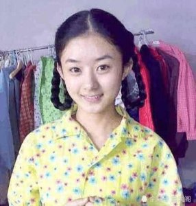 ​看了16岁的赵丽颖，再看看30岁的赵丽颖，网友：心疼颖宝！