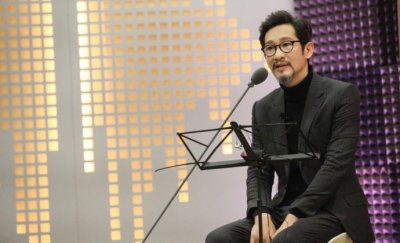 ​演员王劲松老婆何佳媛 两人生活的很低调