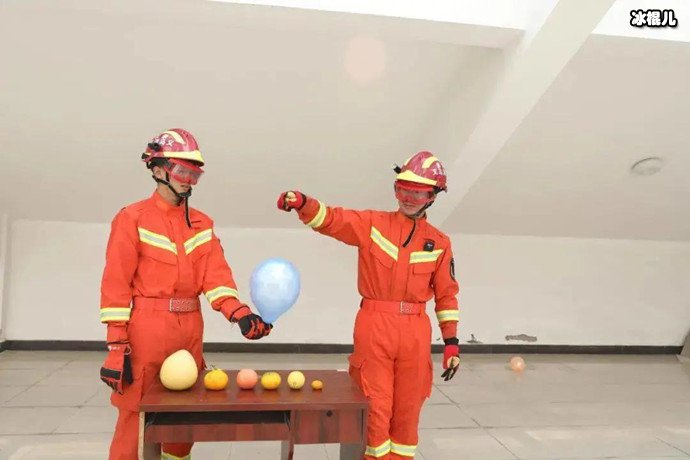 消防救援支队进行实验