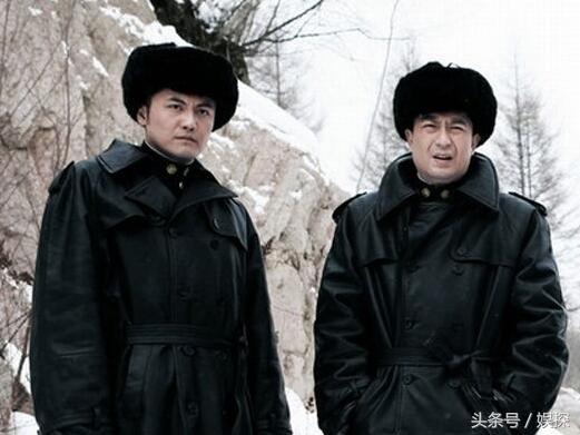 张嘉译白鹿原拍摄现场（为演白鹿原黑娃练腹肌晒黑）(10)