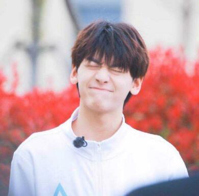 翟潇闻是哪个学校的 嗓音动人圈粉无数被赞未来可期