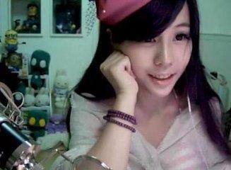 斗鱼卡卡现在在哪直播房间号多少 斗鱼卡卡漏图高清