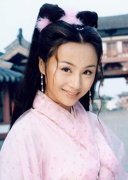 44岁曹颖近照,越来越像谢大脚了,如今过成这样