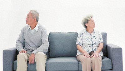 ​58岁阿姨黄昏恋，一个月就分手了？阿姨：我受不了啊！