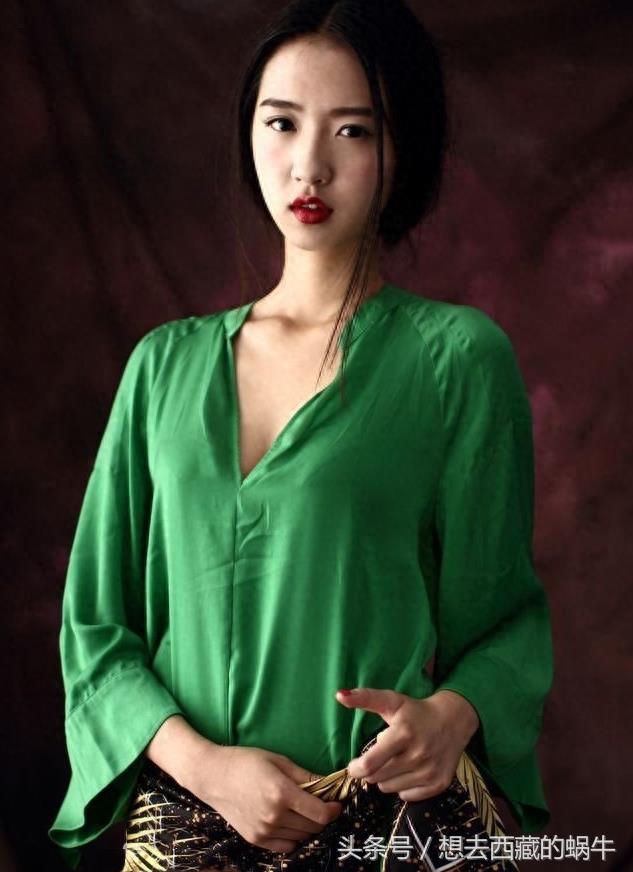 许龄月的性感写真，曝火辣身材