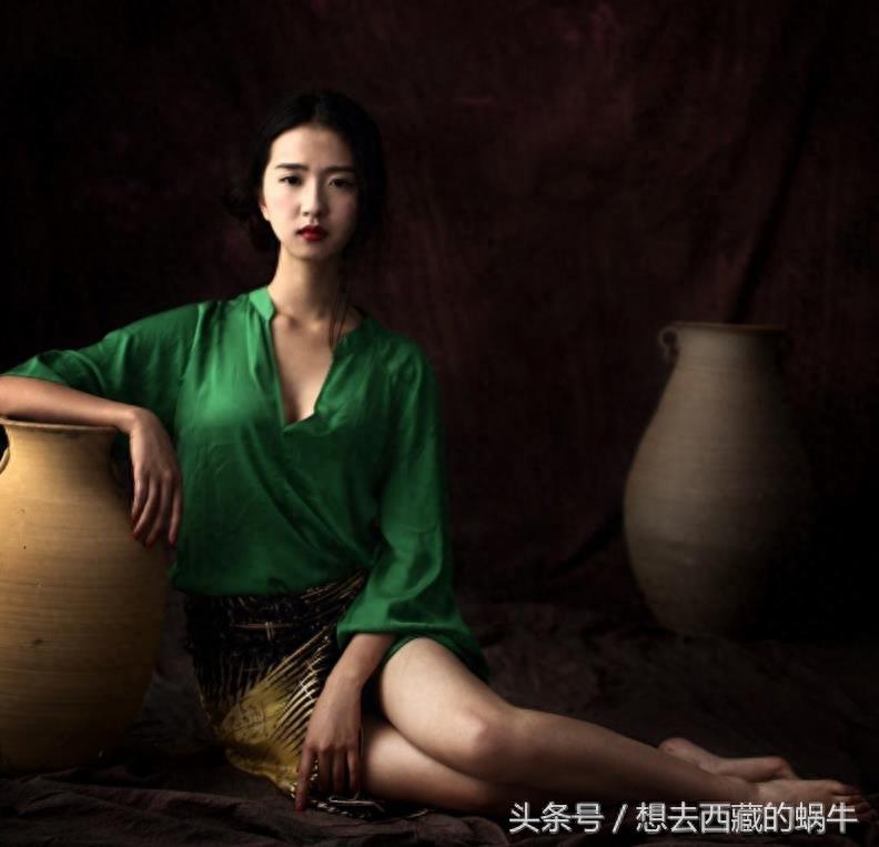 许龄月的性感写真，曝火辣身材