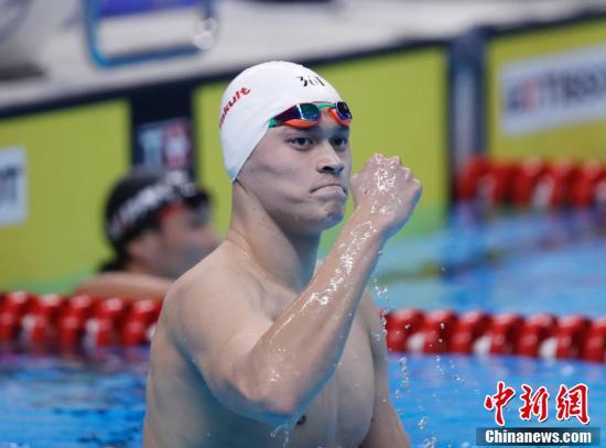 孙杨800米自由泳三连冠成绩 孙杨800米自由泳破赛会纪录夺冠(6)