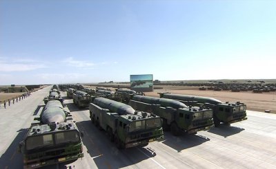 ​解放军有哪些军种实行“基地制”？其级别、功能、构成有何不同？