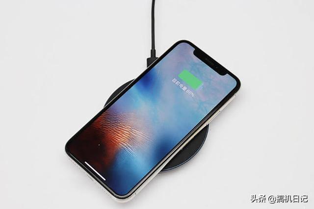 手机新换电池应怎样充电（新买的手机到底如何充电）(2)