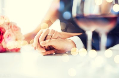 ​女生写给男朋友的情书100字，适合写给老公的浪漫小情书范本