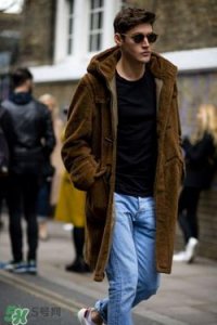 ​咖啡色外套配什么裤子？咖啡色衣服搭配什么裤子好看？
