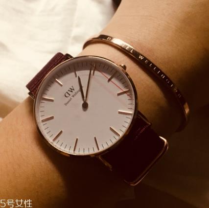 手表按钮水下可以用吗？手表按钮在水下能按吗？