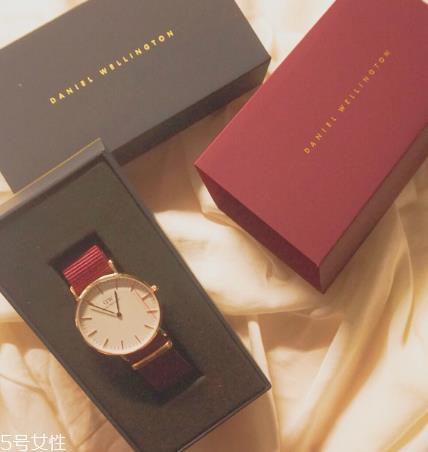 手表按钮水下可以用吗？手表按钮在水下能按吗？