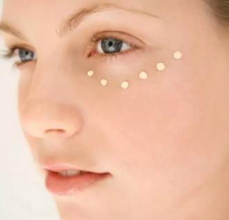 遮瑕膏和遮瑕笔哪个好？分析两者的优缺点