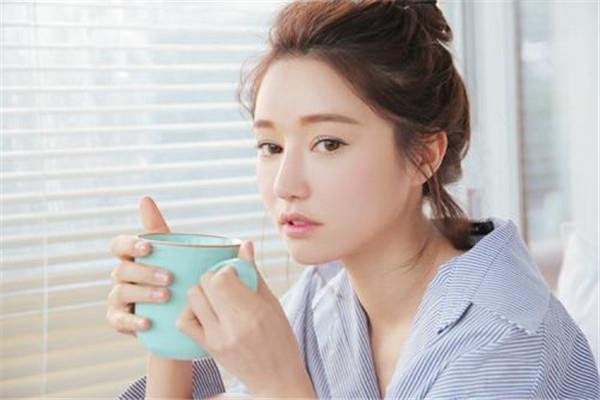 素颜霜是美白霜吗 素颜霜的作用