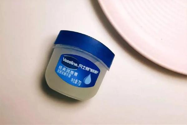 凡士林对烫伤有用吗 凡士林可以敷伤口吗