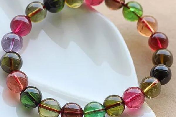 碧玺有收藏的价值吗 碧玺什么样子的值钱 碧玺有收藏的价值吗 碧玺什么样子的值钱