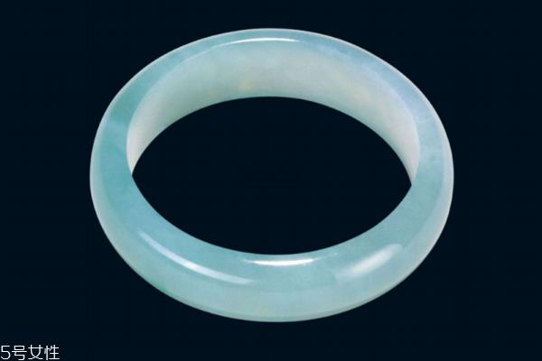 冰种翡翠价格 要看具体质感 冰种翡翠价格 要看具体质感