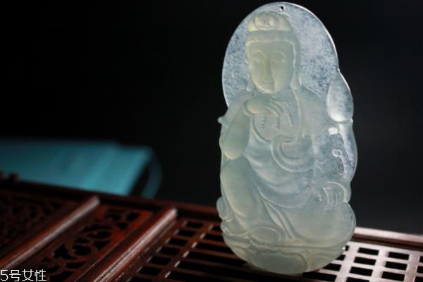 冰种翡翠价格 要看具体质感 冰种翡翠价格 要看具体质感