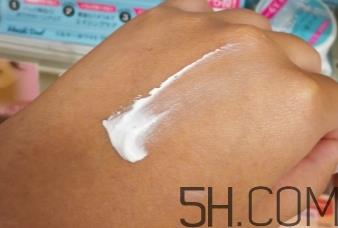 白肌美人素颜霜粉色和蓝色哪个好? 白肌美人素颜霜粉色和蓝色哪个好?