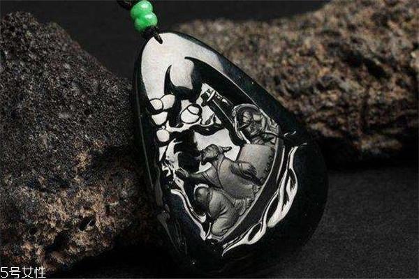 黑玉髓手链价格 要看玉髓的品质