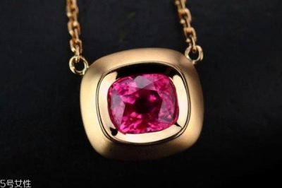 ​尖晶石有收藏价值吗 皇室成员都爱它