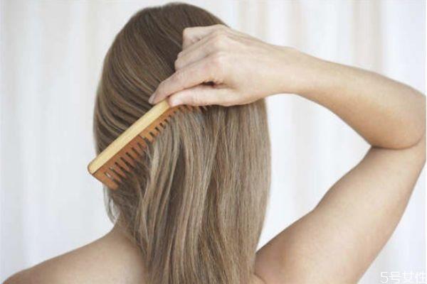 冬天头发起静电严重如何解决 什么梳子防静电效果好 冬天头发起静电严重如何解决 什么梳子防静电效果好