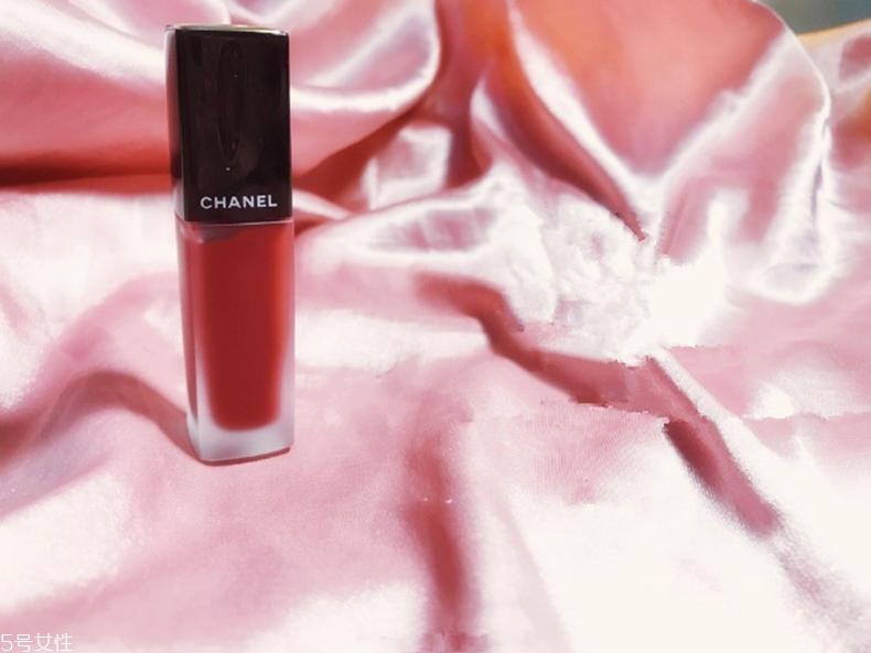 香奈儿印记唇釉哪个色号最火 香奈儿印记唇釉最经典色