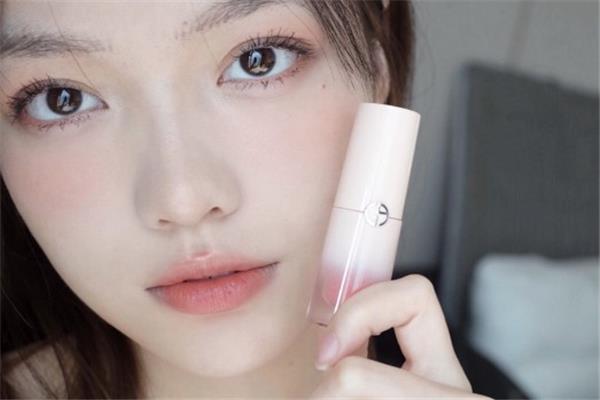 阿玛尼粉胖丁是腮红还是唇釉 粉胖丁用法