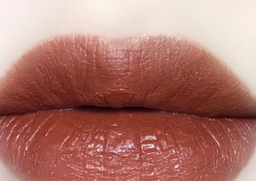 纹唇和漂唇哪个好？纹唇和漂唇的区别