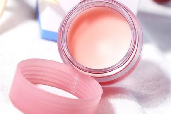 唇膜可以用作口红打底吗 唇膜会不会使嘴唇变厚 唇膜可以用作口红打底吗 唇膜会不会使嘴唇变厚