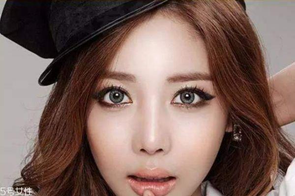 美瞳最多戴几个小时 美瞳戴反了会怎么样 美瞳最多戴几个小时 美瞳戴反了会怎么样