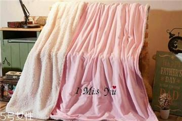 毛毯上粘了口香糖怎么去除 从此告别烦恼 毛毯上粘了口香糖怎么去除 从此告别烦恼