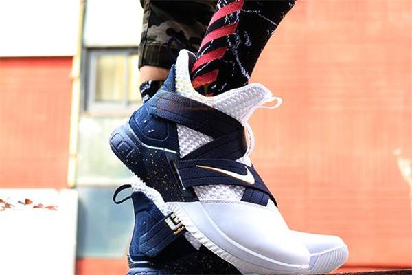 耐克士兵12魔术贴怎么加长 士兵12魔术贴怎么换