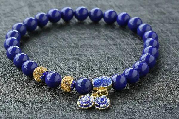 青金石什么样的品质好 青金石戴多少颗寓意好 青金石什么样的品质好 青金石戴多少颗寓意好