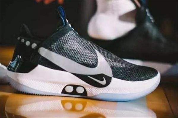 nike adapt bb充一次电能用多久 电池耐用性不错 nike adapt bb充一次电能用多久 电池耐用性不错