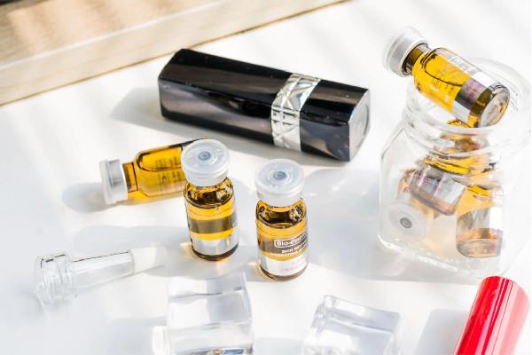 安瓶的功效和作用 安瓶真的能美白祛斑吗 安瓶的功效和作用 安瓶真的能美白祛斑吗