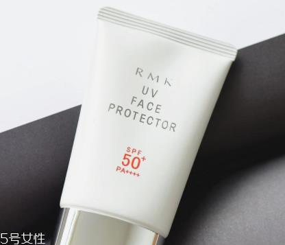 春季干皮用什么防晒霜?三款水润轻薄防晒霜推荐 春季干皮用什么防晒霜?三款水润轻薄防晒霜推荐