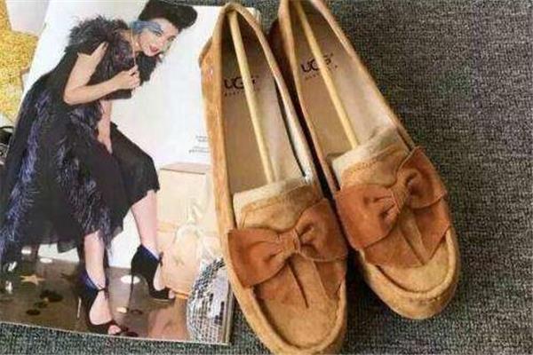 豆豆鞋上的油怎么去掉 用专用洗剂 豆豆鞋上的油怎么去掉 用专用洗剂