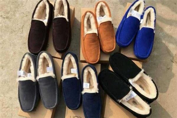 豆豆鞋上的油怎么去掉 用专用洗剂 豆豆鞋上的油怎么去掉 用专用洗剂