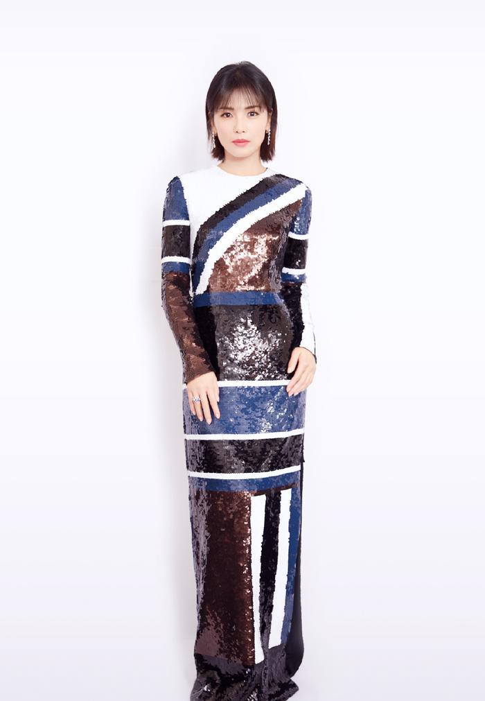 刘涛虽然已经41岁，可剪款短发加个刘海却减龄效果满分，嫩回20岁