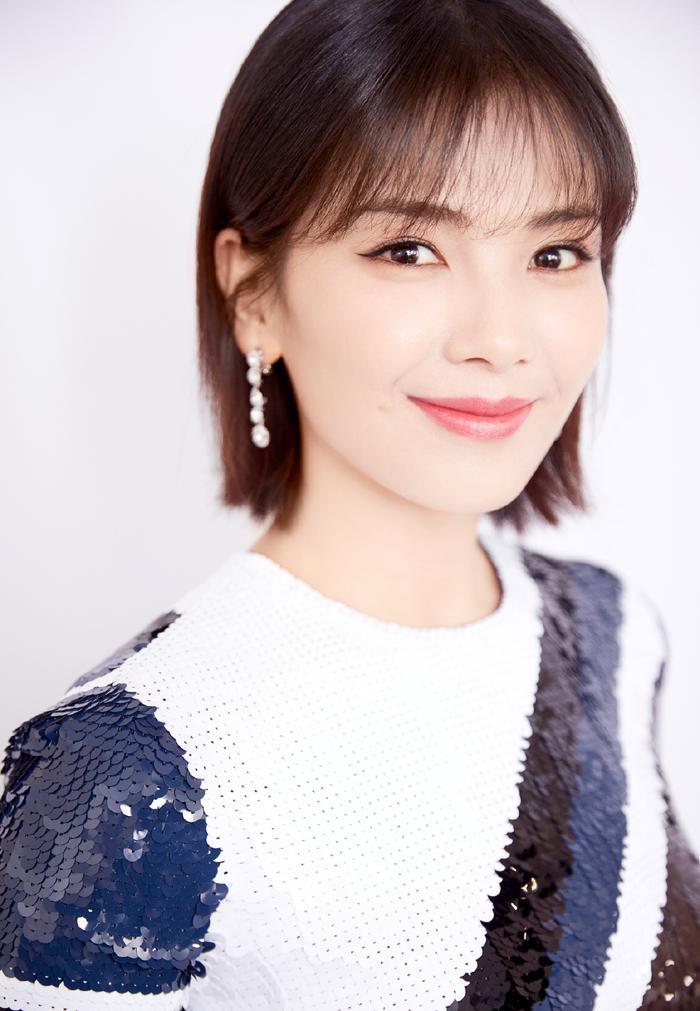 刘涛虽然已经41岁，可剪款短发加个刘海却减龄效果满分，嫩回20岁