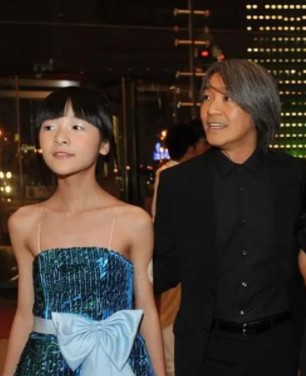 被汪涵当做干女儿，从小网红逆袭成网剧一姐，赵露思什么来头？