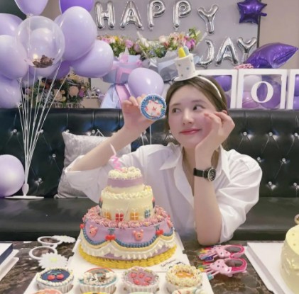 被汪涵当做干女儿，从小网红逆袭成网剧一姐，赵露思什么来头？