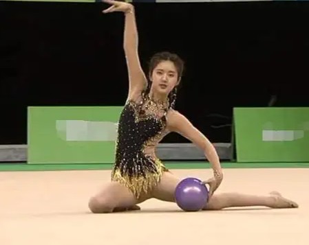 被汪涵当做干女儿，从小网红逆袭成网剧一姐，赵露思什么来头？