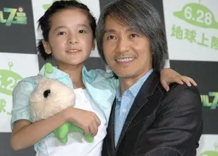 被汪涵当做干女儿，从小网红逆袭成网剧一姐，赵露思什么来头？