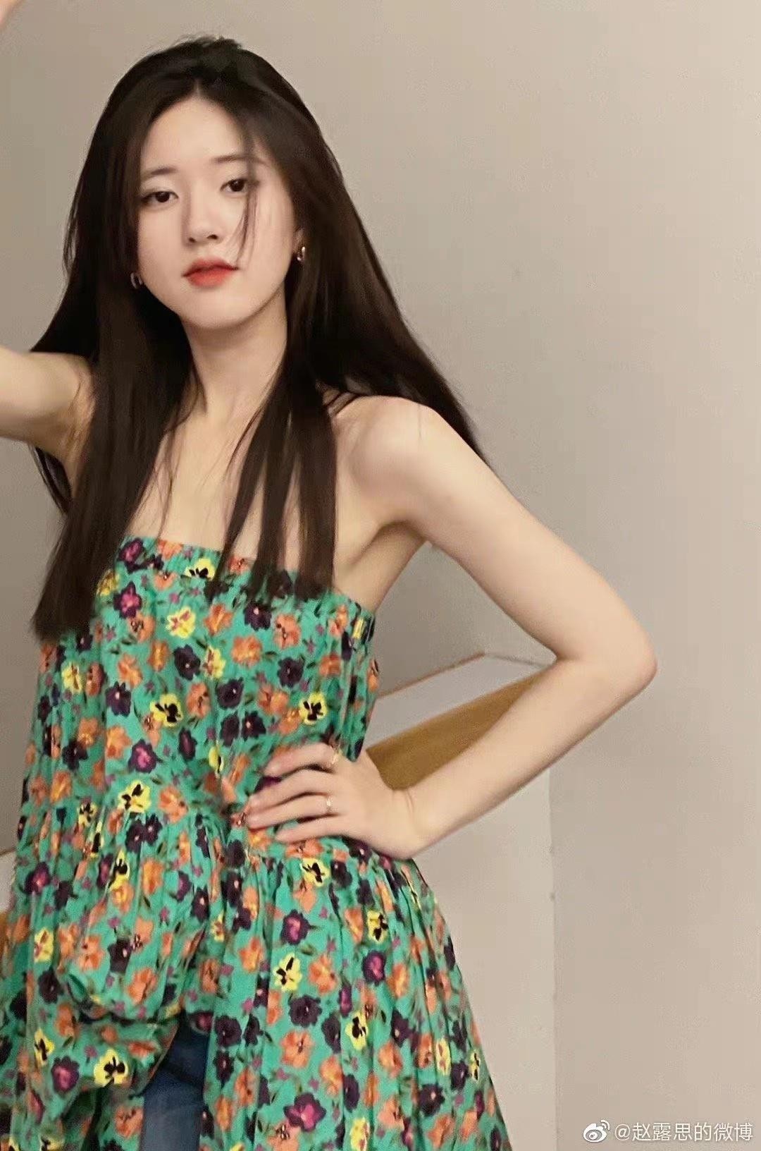 被汪涵当做干女儿，从小网红逆袭成网剧一姐，赵露思什么来头？