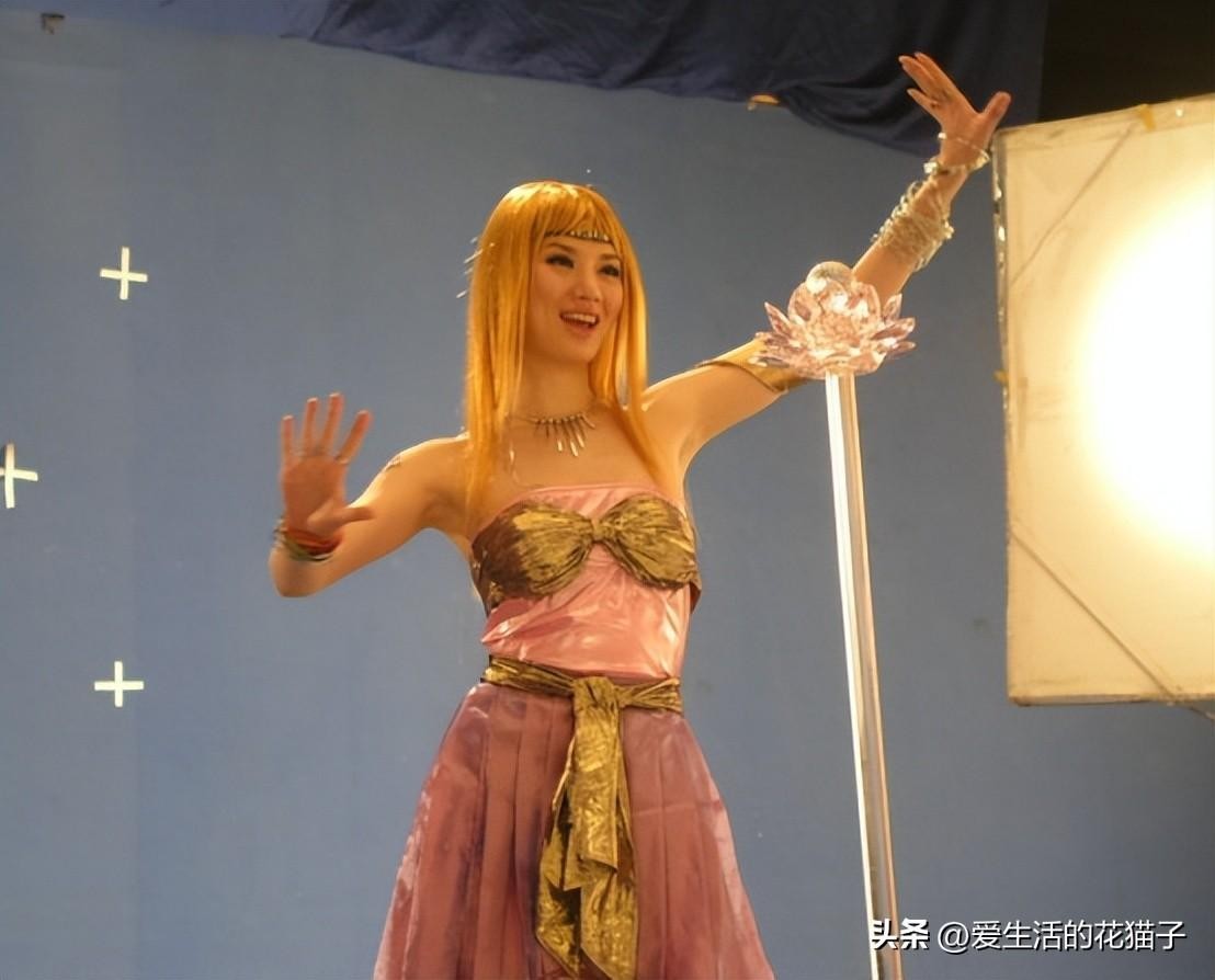 前央视主持苑冉：16岁出道，却靠演“后妈”出圈，今43岁婚姻成谜